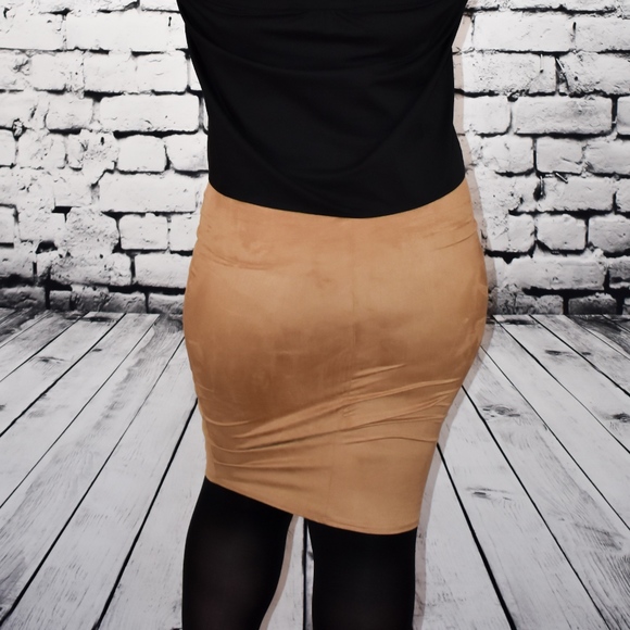 Suede Camel Bodycon Skirt (Plus) - Picture 5 of 7